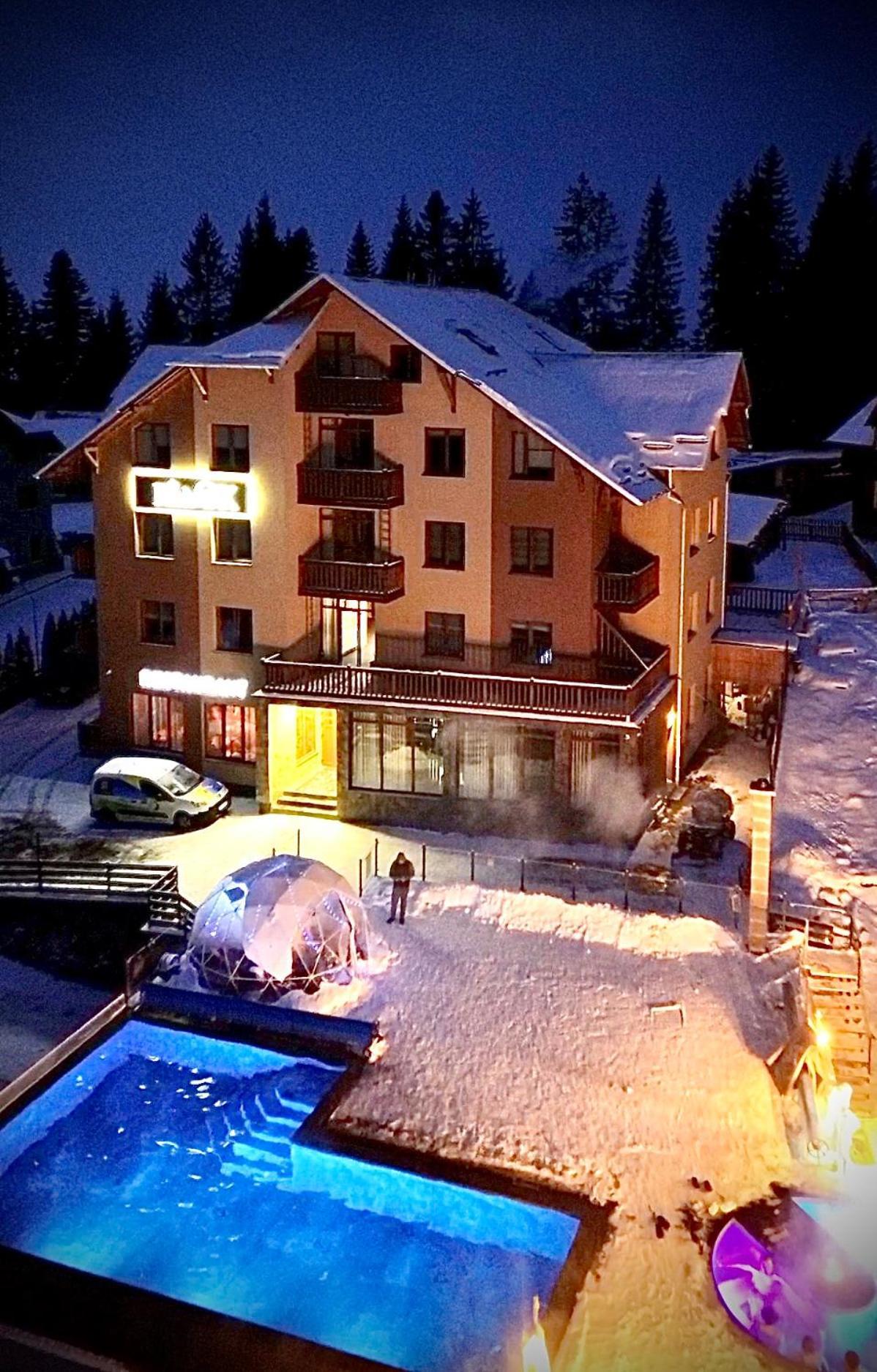 Hotel Rich OAK Jablunyzja Exterior foto